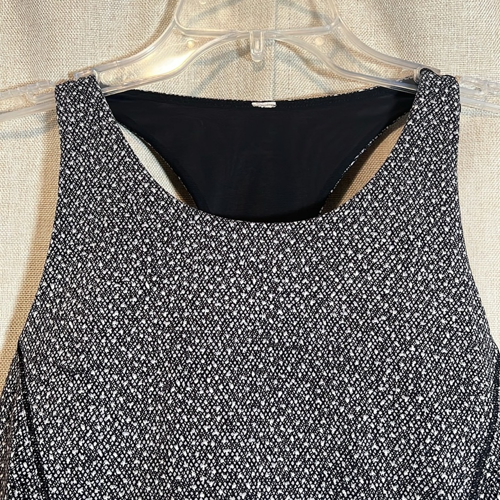 Lululemon Hit it Tank Frozen Fizz White/Black Size 4 - Picture 2 of 7